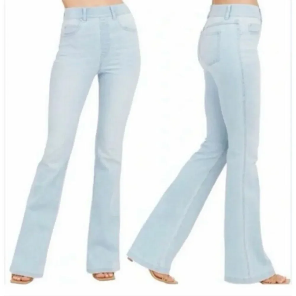SPANX Pull On Stretch Flare Jeans in Retro Light Wash Size L - Picture 3 of 12